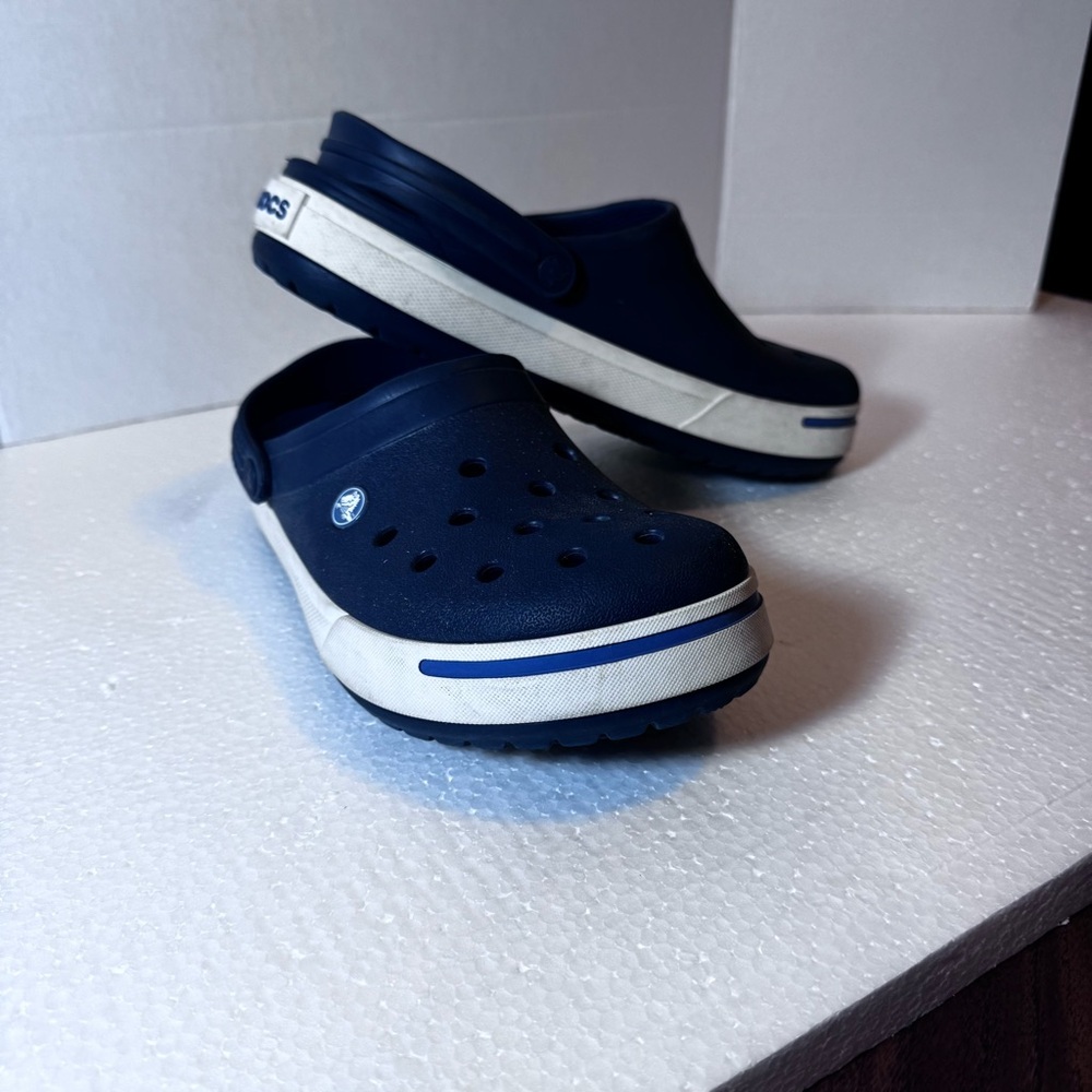 CROCS Classic Navy Blue Clogs
